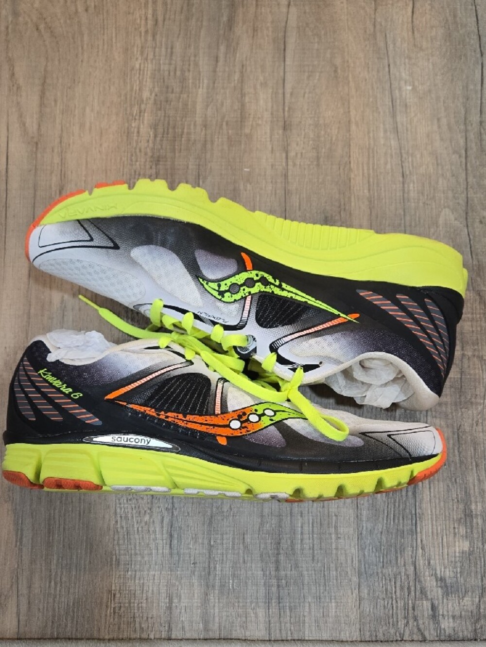 Saucony Men's White Neon Yellow Black Athletic Running Shoes - Picture 3 of 6